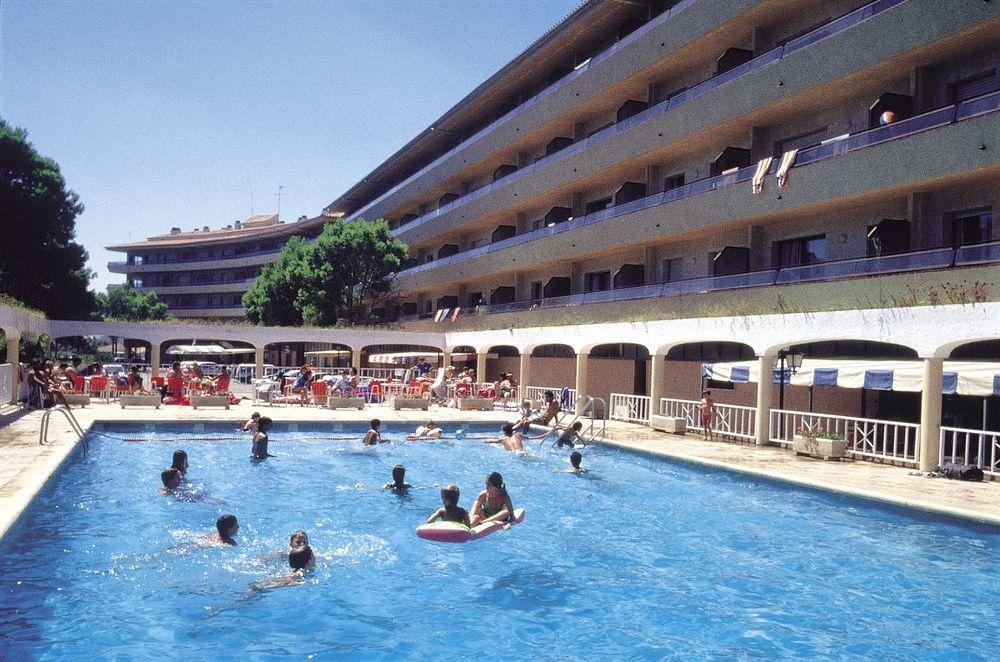 Apartamentos Salles Beach Л'Эстартит Экстерьер фото