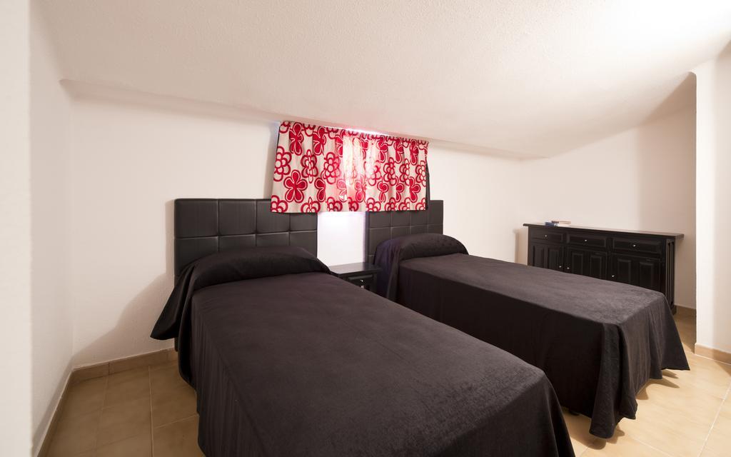 Apartamentos Salles Beach Л'Эстартит Номер фото