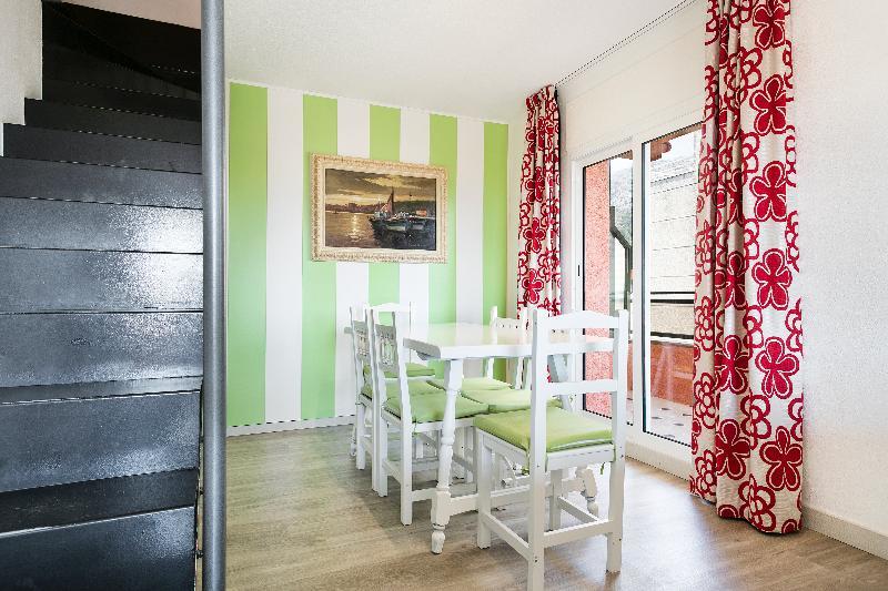 Apartamentos Salles Beach Л'Эстартит Экстерьер фото
