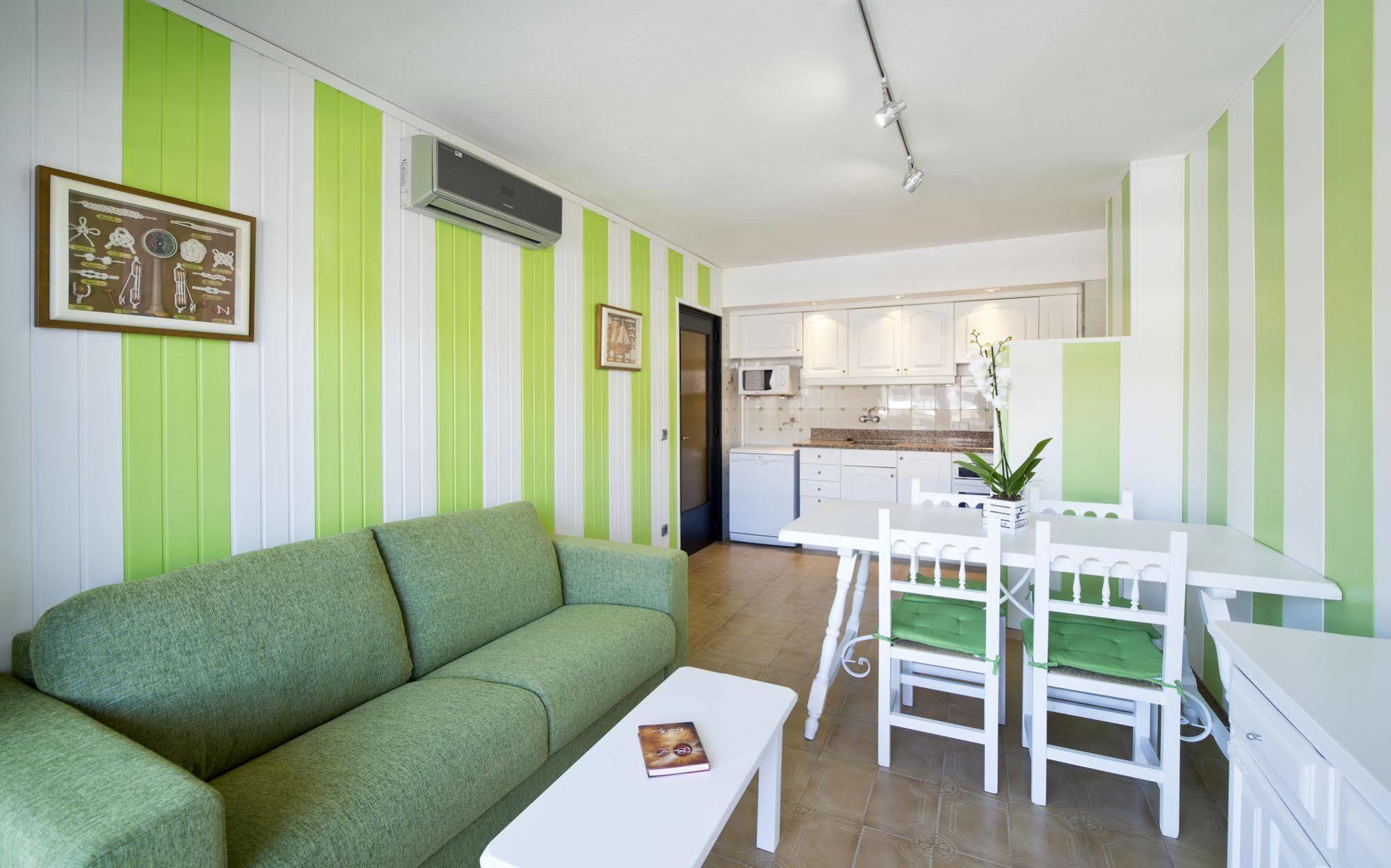 Apartamentos Salles Beach Л'Эстартит Экстерьер фото