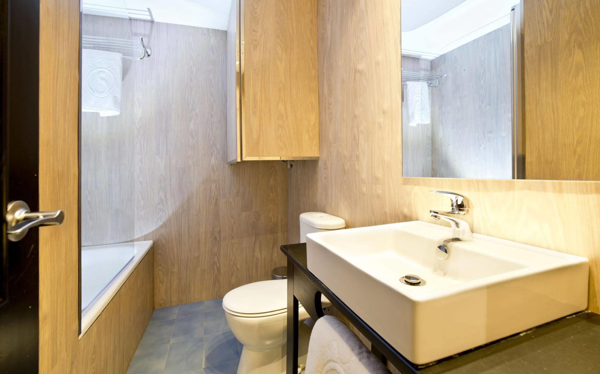 Apartamentos Salles Beach Л'Эстартит Экстерьер фото